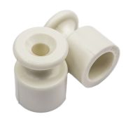 Изолятор для наружного монтажа, пластик, цвет слоновая кость (100 шт/уп) B1-551-211-100