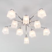 Потолочная люстра со стеклянными плафонами