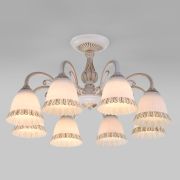 Классическая люстра со стеклянными плафонами