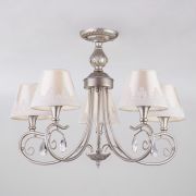 Люстра в классическом стиле с абажурами
