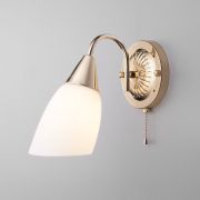 Бра со стеклянным плафоном