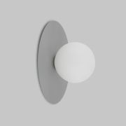 Настенный светильник со стеклянным плафоном