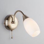 Бра со стеклянным плафоном