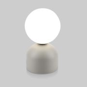 Настольный светильник со стеклянным плафоном