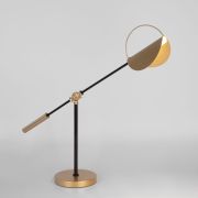 Настольная лампа